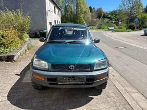 Toyota RAV 4 *5TÜRER*4x4*ALU*2,0 Liter