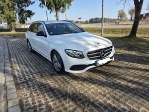 Mercedes-Benz E 220 d T 9G-TRONIC