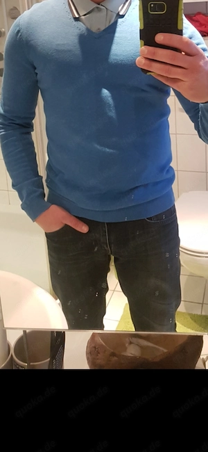 Er sucht Sie