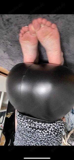 heiße zarte füße Cam,Bilder Videos alles was du begehrst       
