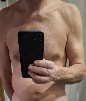 Suche Ältere Dame oder Paar. 