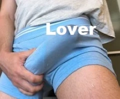 Hausfreund mit sexueller Lust in einer Familie