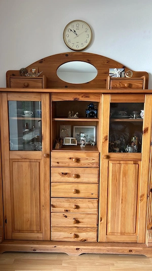 Massive Holzkommode   Wohnzimmerschrank aus Naturholz   zeitlos & viel Stauraum