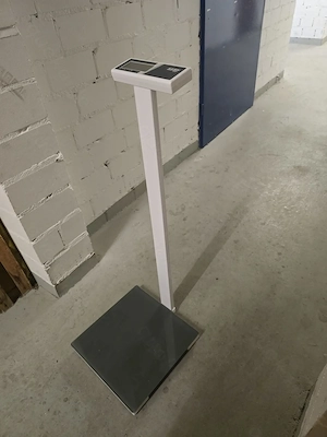 Kern MPK 200K-1P Personenwaage mit Stativ - Bis 250kg
