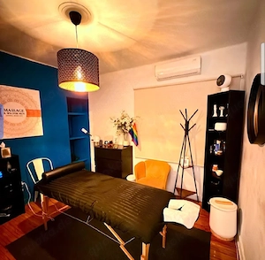 Entspannen Sie sich bei einer Massage, während Ihr Körper sanft und mit maximaler Wirksamkeit an sei