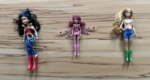 Puppen (Wonder Woman, Mia, Barbie)
