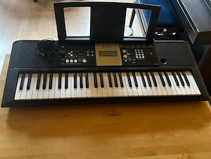 Yamaha Digital Keyboard PSR-E223