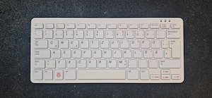 Raspberry Pi 400 Tastatur-PC, Deutsches Layout, inkl. HDMI-Kabel