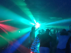 Verkaufe 4xLichteffekt beamZ 2-some LED. RGB, 2x Nebelmaschine, 4,5m breite Lichttraverse Komplett, 