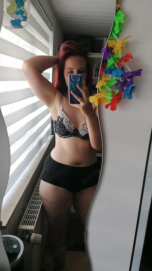 Heißer Live Chat mit Curvy Lina! 