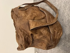 Große Ledertasche, Liebhaberstück