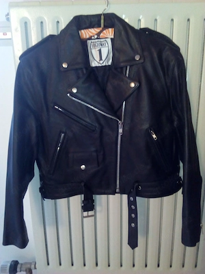 Motorrad Jacke für Damen auch für Alltag geeignet 