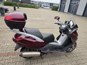 Peugeot Satelis Roller 125er mit Topcase 