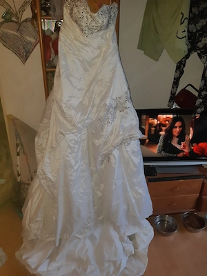 Trägerloses  prinzinbratkleid mit schleier  Bild 2