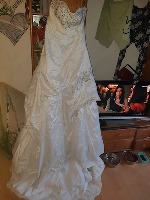 Trägerloses  prinzinbratkleid mit schleier  Bild 3