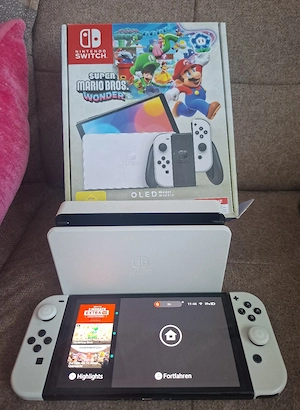 Switch Oled  mit vorinstallierten Mario Wonder 