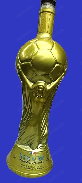 WM-Pokal-Fußball, Goldene leere Weinflasche, Pokal-Design 