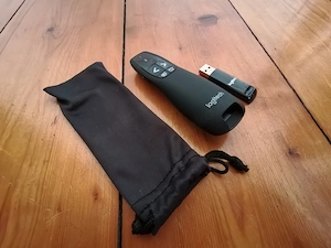 Original LOGITECH R400 Wireless Presenter in Schwarz - Top Zustand