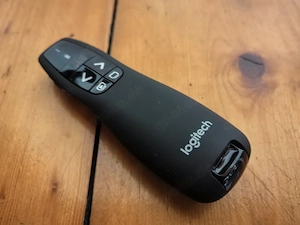 Original LOGITECH R400 Wireless Presenter in Schwarz - Top Zustand