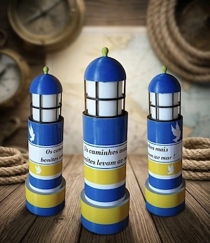 Hol dir das Meer nach Hause   Maritimer Deko-Leuchtturm (30 cm) mit LED-Leuchtfeuer     