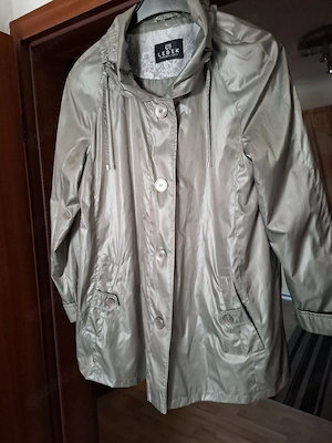 Leichte Damenjacke