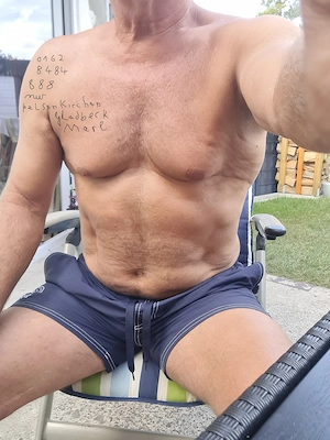 Suche WEIBLICH mit Lust auf OV in Reizwäsche....putze & sauge gerne mal nackt bei Reifer Lady.LUST? 