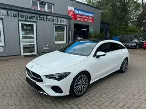 Mercedes-Benz CLA 180 AUTOM°PANO°LED°T-LEDER!