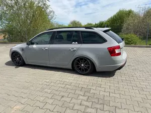 Skoda Octavia Octavia III Combi Combi 2.0 TSI DSG RS 230