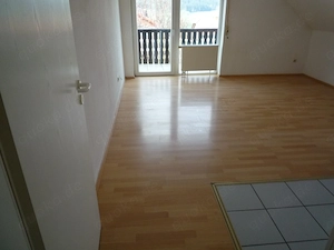 Wunderschöne 2 ZKB-Wohnung, Einbauküche, Balkon, Garten, Aussichtslage in Diemelstadt