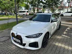 BMW i4 Gran Coupe M50*Sitzbelueftung*Laser*360°*Sit-