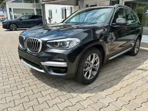 BMW X3 xDrive 20 d xLine HUD AHK Standheizung