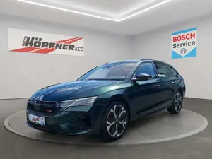 Skoda Octavia Combi RS 2.0 TSI DSG / Highland Grün
