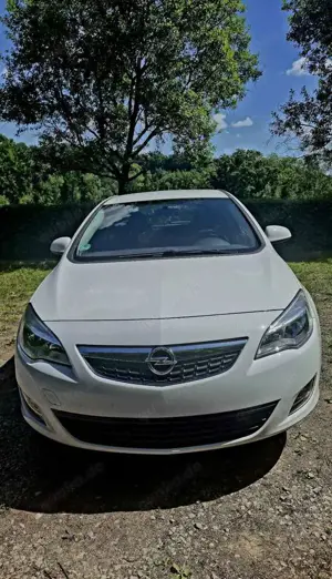 Opel Astra 1.4 ecoFLEX Selection