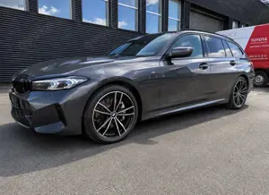 BMW 330 330 d xDrive M Sport Pano HUD Navi Prof AHK 19