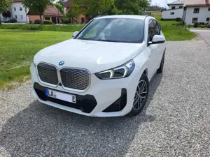 BMW iX1 eD20 MSp - HUD, el Leders.+Massage, DA+, PA+, AHK, H/K