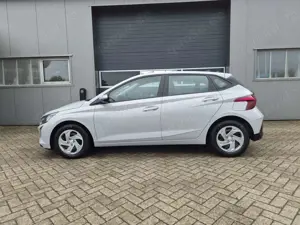 Hyundai i20 1.0 T-GDI 90PS 5-türig Sitzheizung Lenkradheizu...