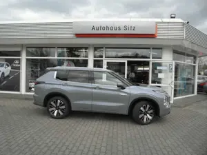 Mitsubishi Outlander Plug-in Hybrid Intro