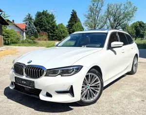 BMW 320 320 d xDrive Luxury Line Pano AHK Gestik RFK VOLL
