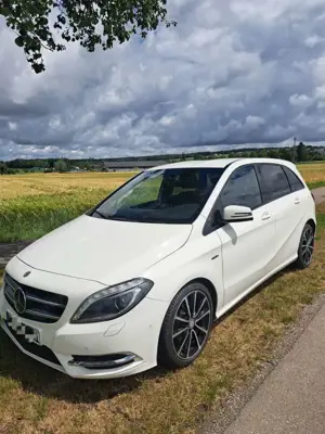 Mercedes-Benz B 180 (BlueEFFICIENCY)