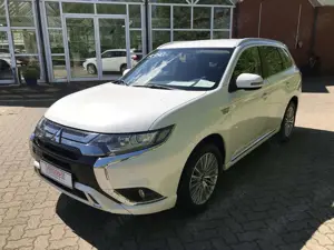 Mitsubishi Outlander Plug-in Hybrid Basis