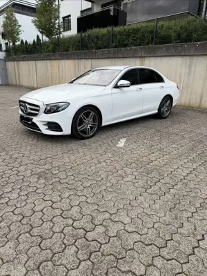 Mercedes-Benz E 220 d 4Matic 9G-TRONIC AMG Line