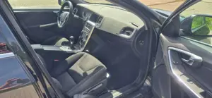 Volvo S60 T3 Kinetic NAVIGATION TEILLEDER Bild 5