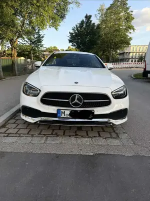 Mercedes-Benz E 200 E 200 (238.380)