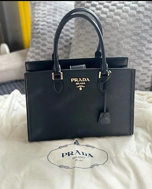  Prada Galleria Medium   Schwarzes Saffiano-Leder 