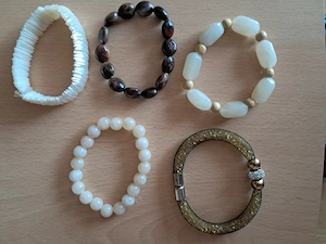 Modeschmuck Halsketten und Armbänder