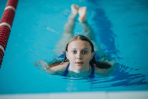Schwimmkurse für Jungen und Mädchen 