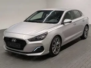 Hyundai i30 Fastback Premium LED/Navi/SHZ/Kam/SCC/18-LM
