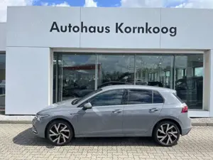 Volkswagen Golf 1.5 TSI Style KAM e-Sitz Navi Bluetooth LED