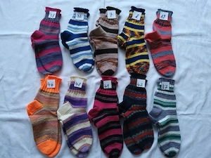 Selbstgestrickte Wollsocken