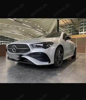 Mercedes-Benz CLA 200 AMG Line